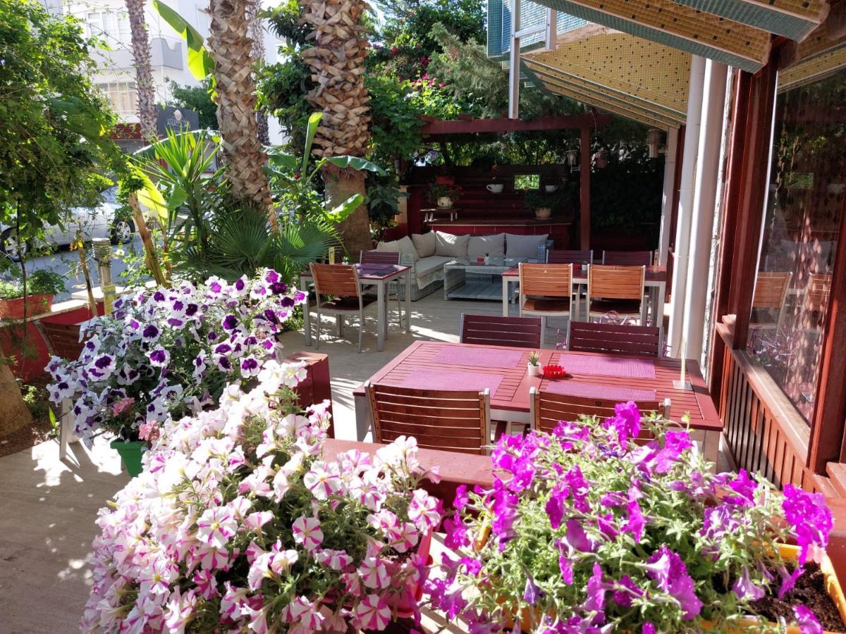 Beyaz Melek Apart Hotel Анталия Екстериор снимка