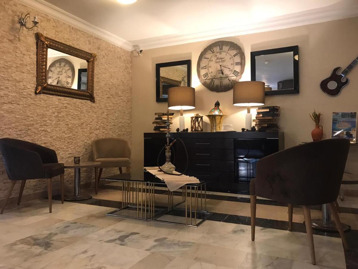Beyaz Melek Apart Hotel Анталия Екстериор снимка