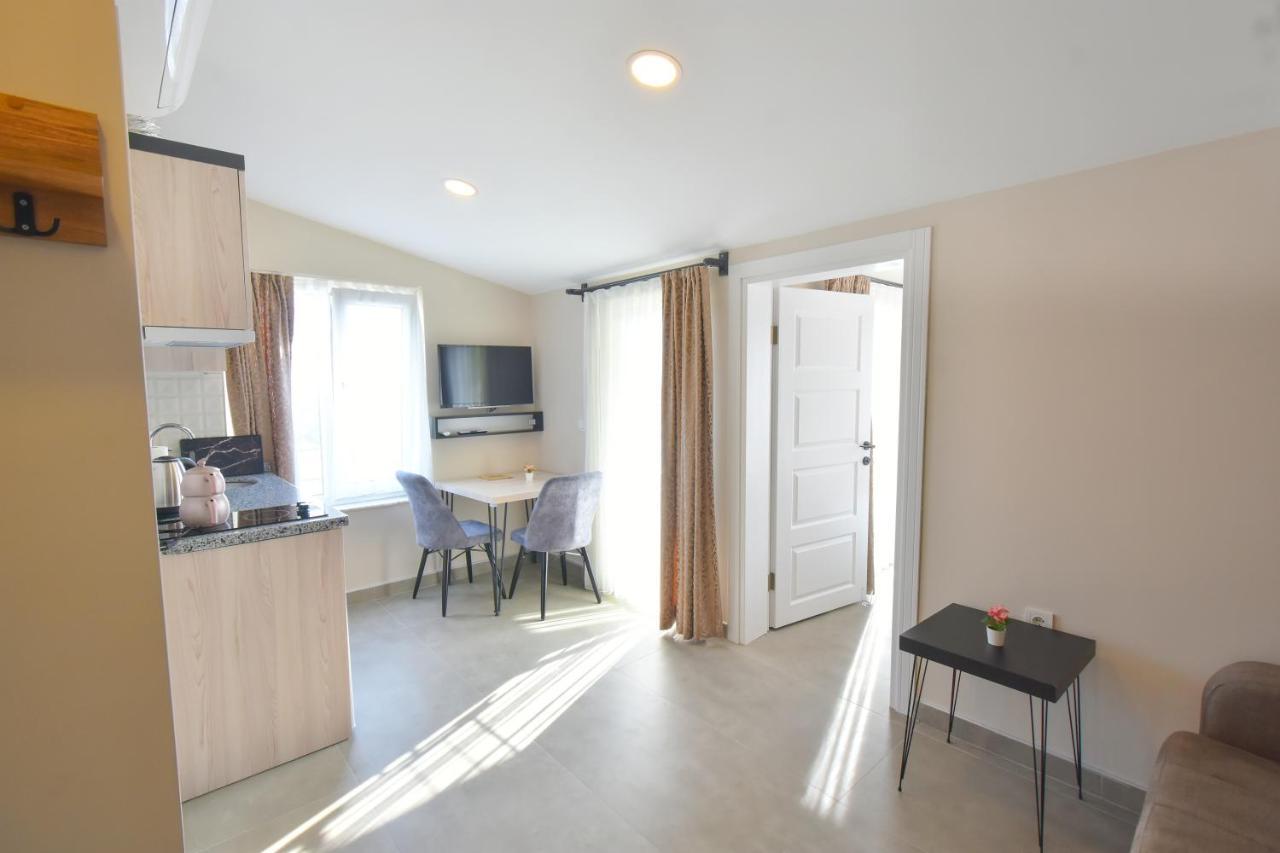 Beyaz Melek Apart Hotel Анталия Екстериор снимка
