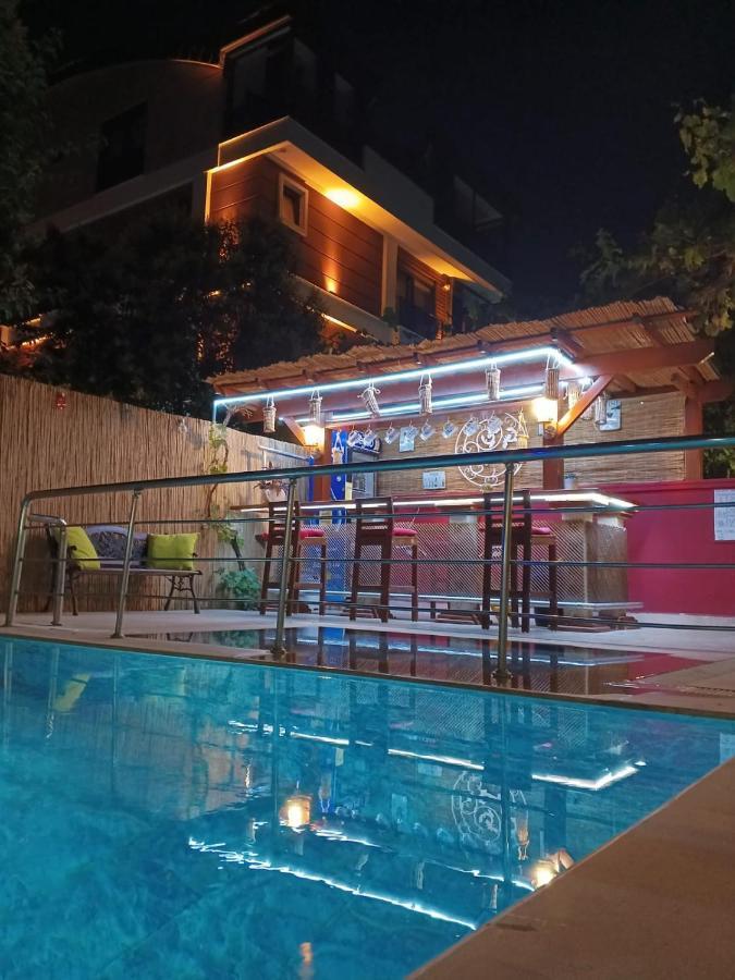 Beyaz Melek Apart Hotel Анталия Екстериор снимка