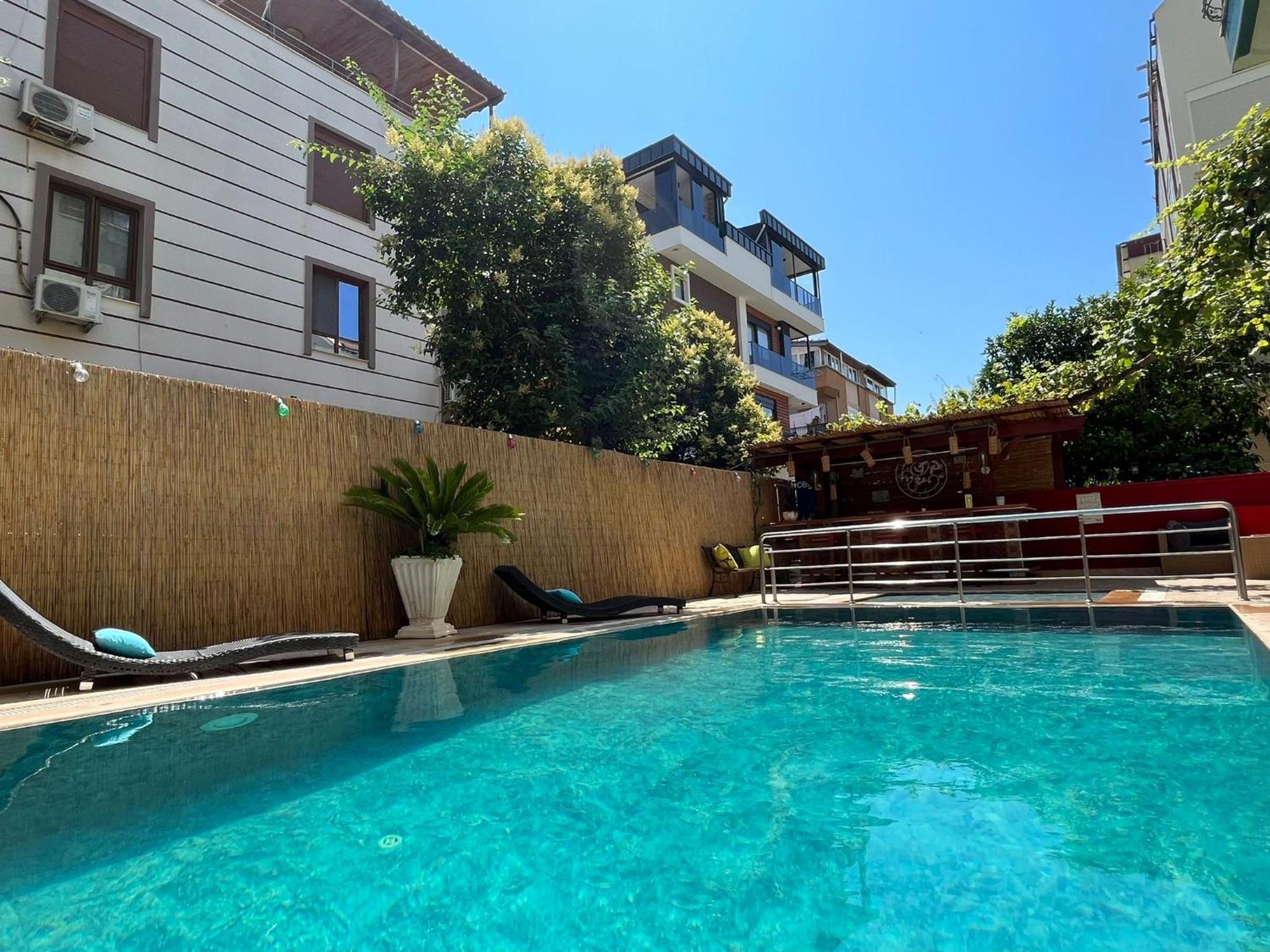 Beyaz Melek Apart Hotel Анталия Екстериор снимка