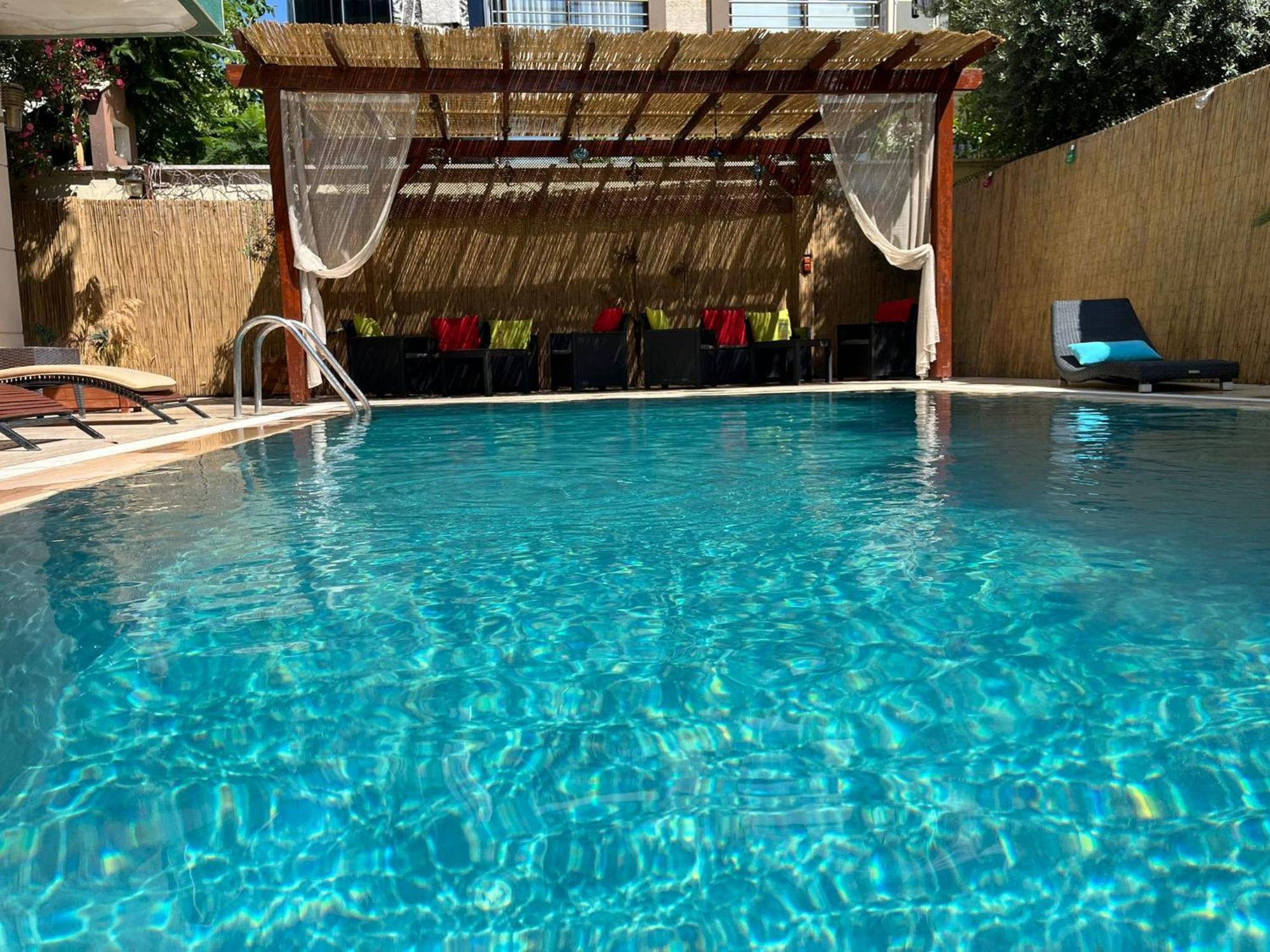 Beyaz Melek Apart Hotel Анталия Екстериор снимка