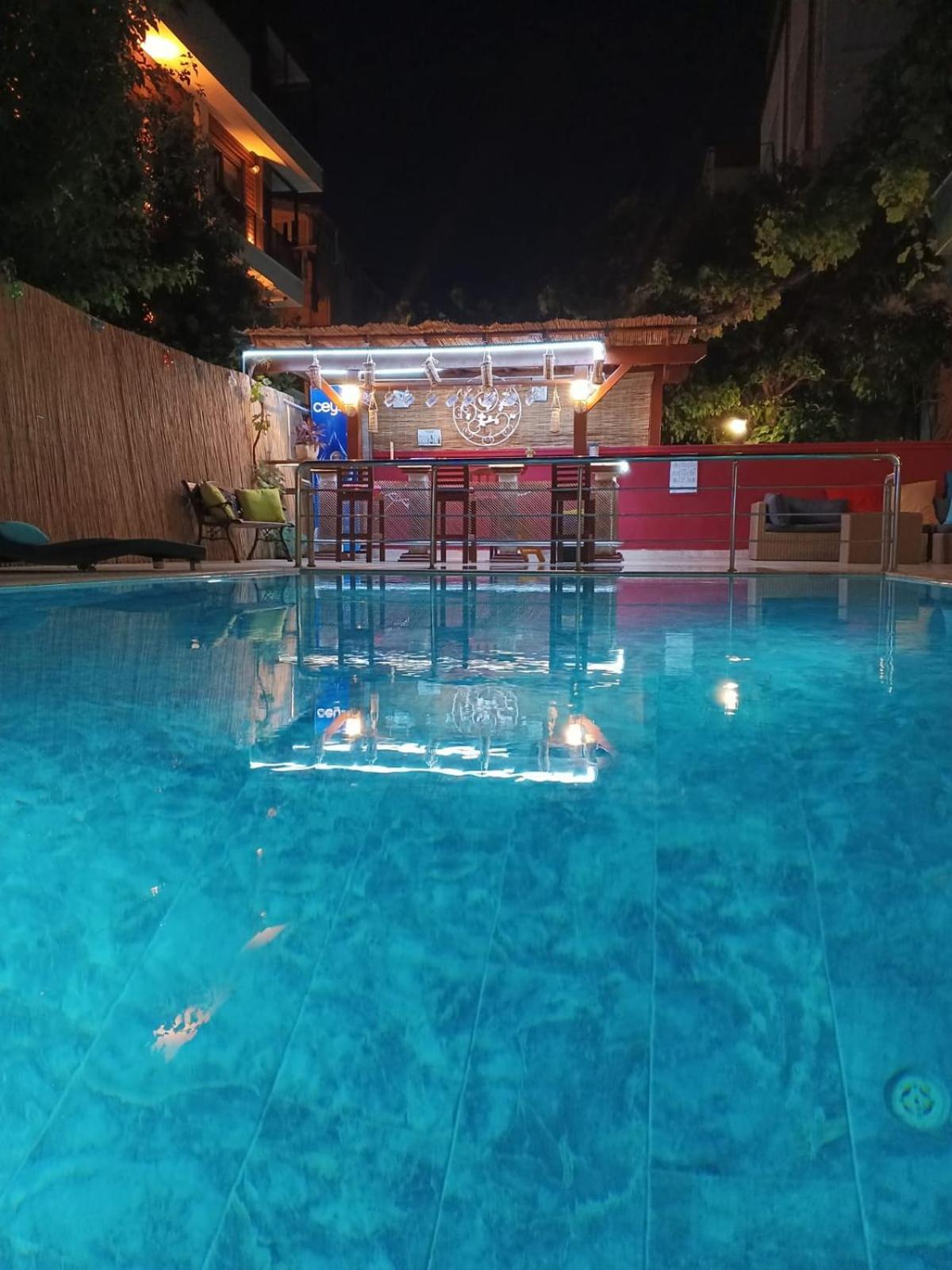 Beyaz Melek Apart Hotel Анталия Екстериор снимка