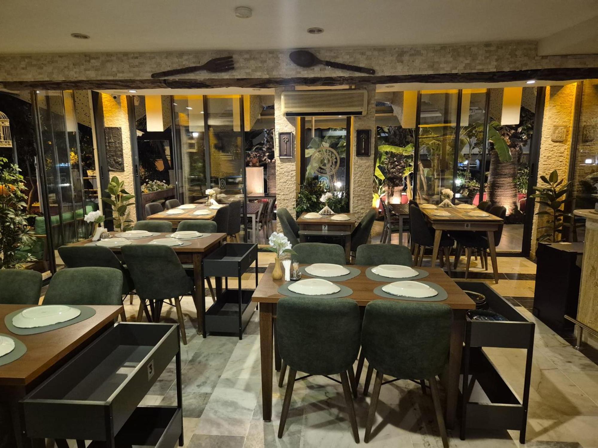 Beyaz Melek Apart Hotel Анталия Екстериор снимка