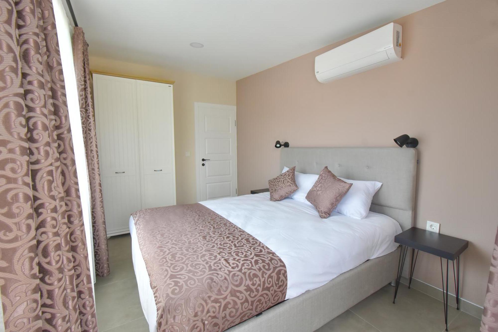 Beyaz Melek Apart Hotel Анталия Екстериор снимка